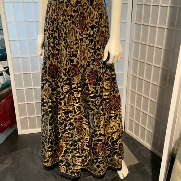 Vintage Long Pleated & Flared Skirt - Picture 1 of 4